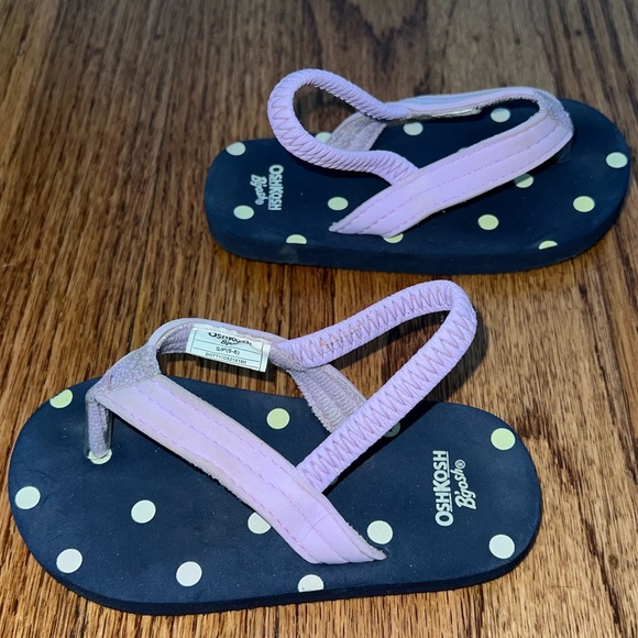 Bundle of Two Pairs of Summer Shoes, Toddler Girl Size 5 - Picture 10 of 12